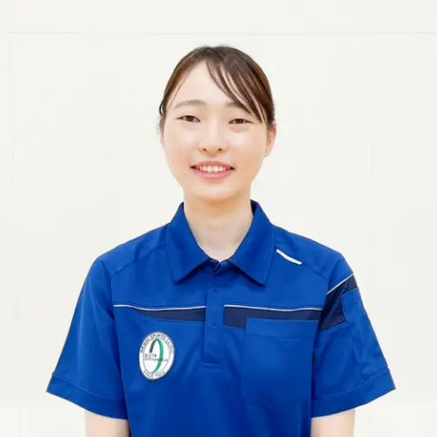 林 真優