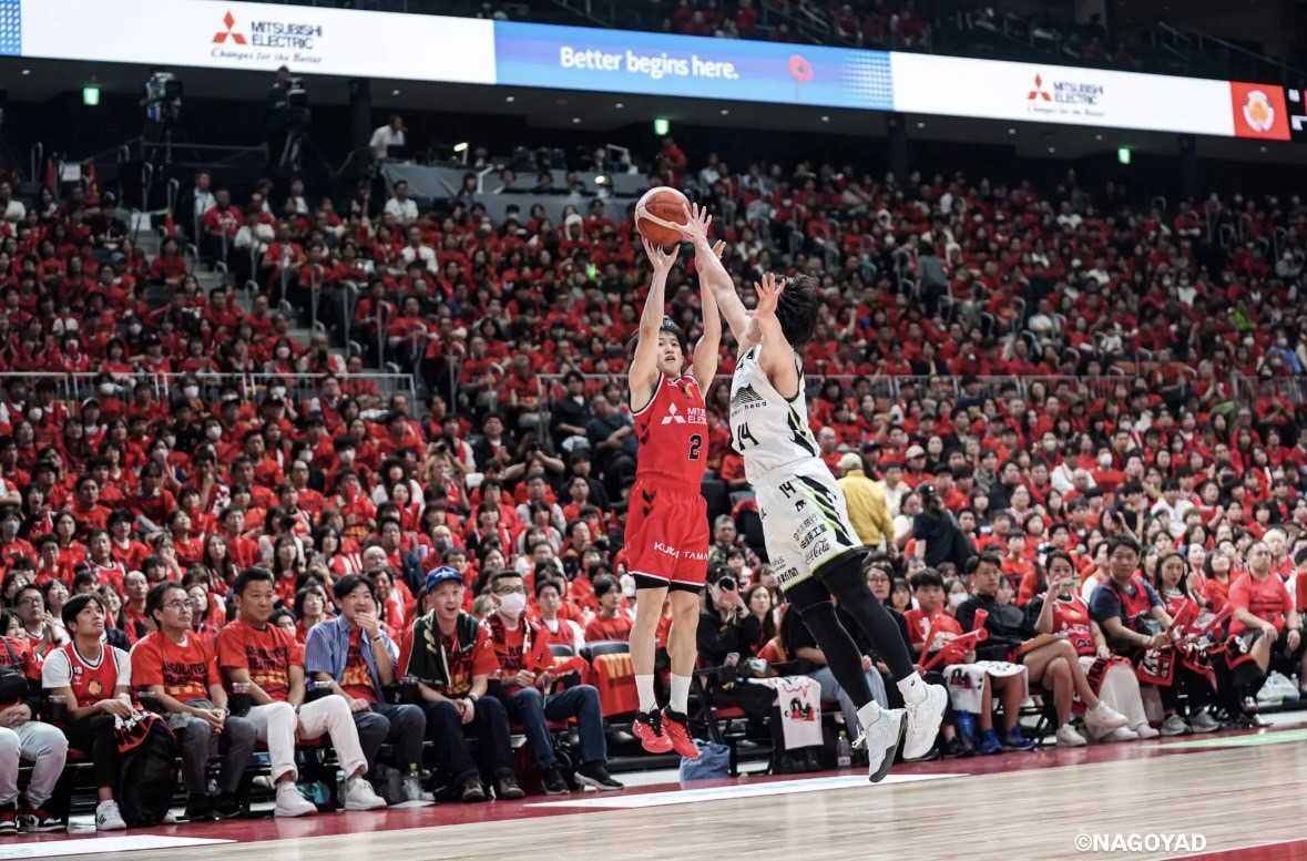 竹内医師が名古屋ダイヤモンドドルフィンズの開幕戦に帯同しました