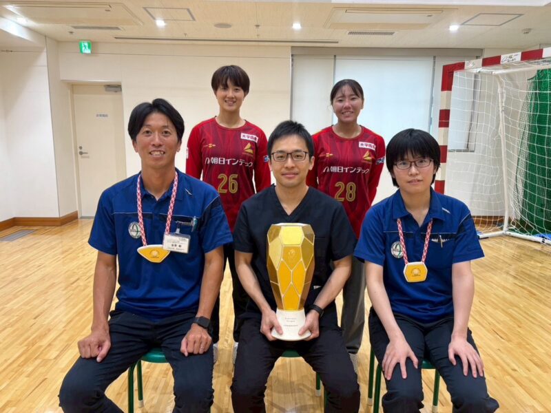 朝日インテックラブリッジ名古屋の選手・スタッフが優勝報告に来られました